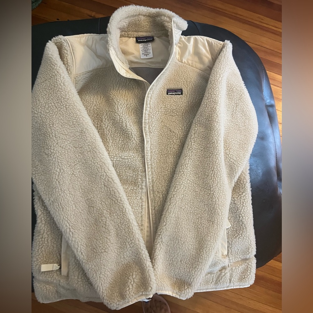 Women’s jacket new without tags. Women’s XL received as a gift